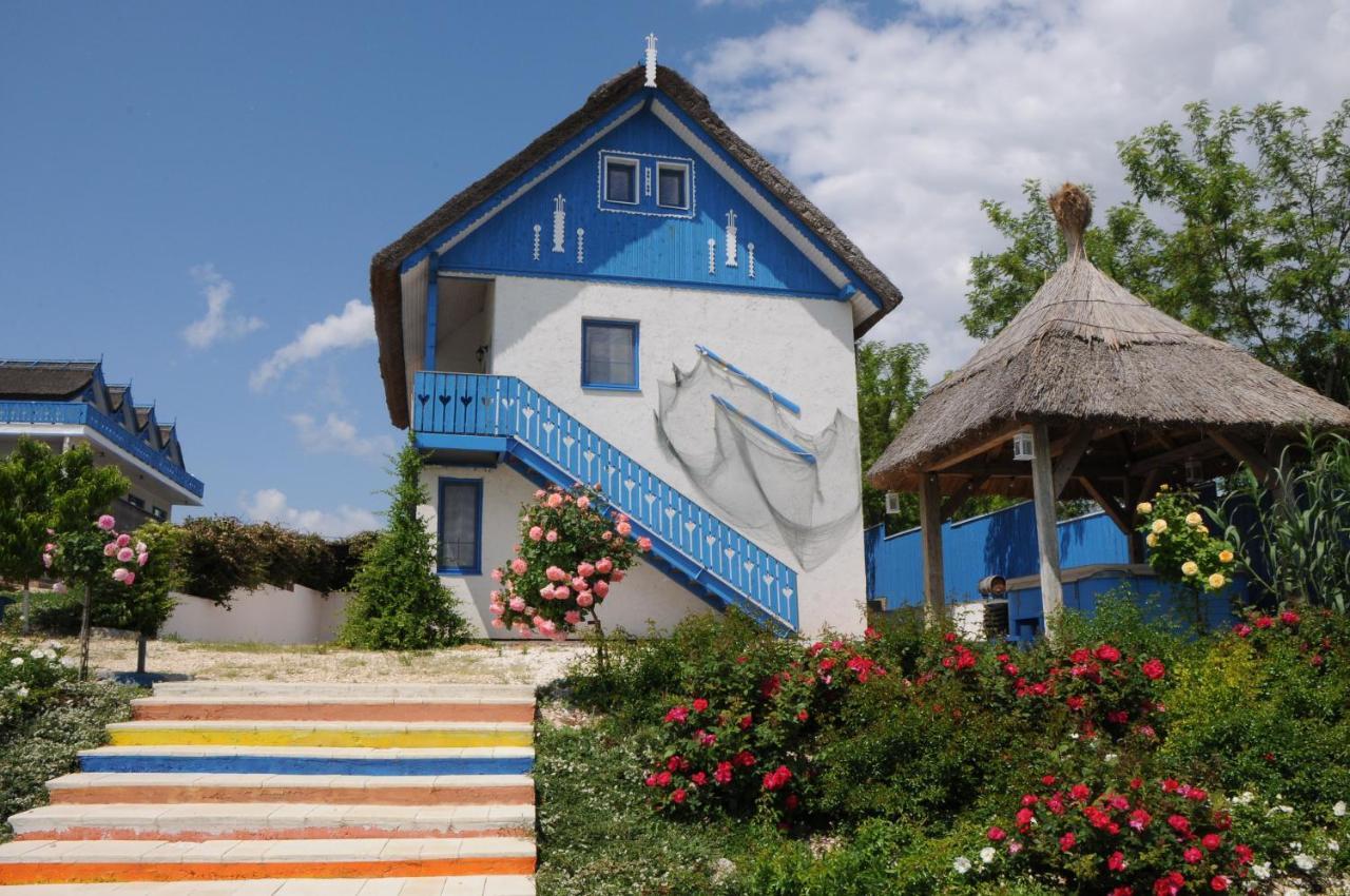 Nena Art Resort Dunavatu de Jos Luaran gambar