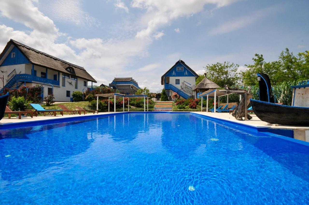 Nena Art Resort Dunavatu de Jos Luaran gambar