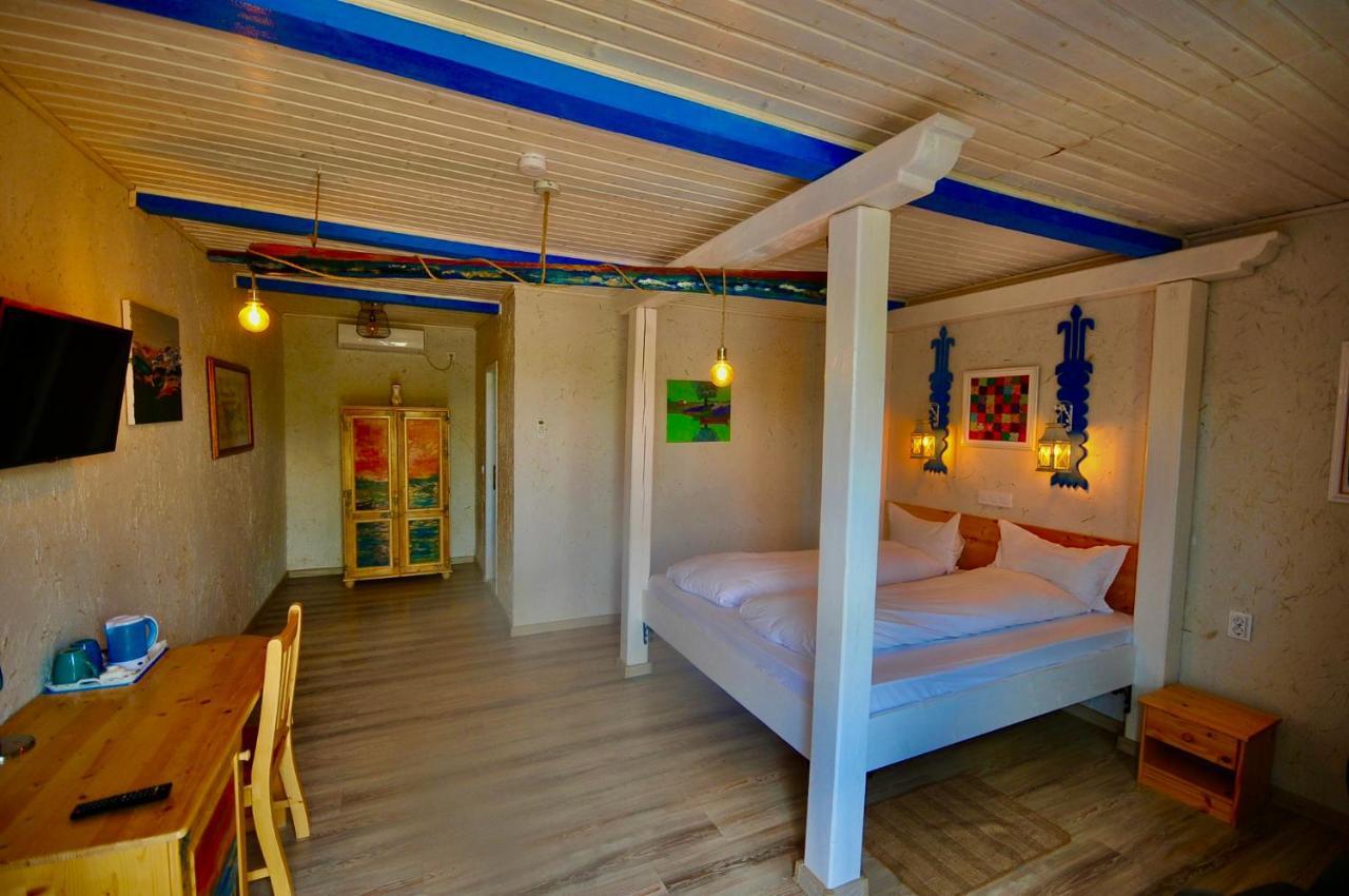 Nena Art Resort Dunavatu de Jos Luaran gambar